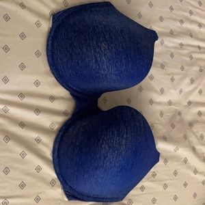 Demi -buste semi -couvarant